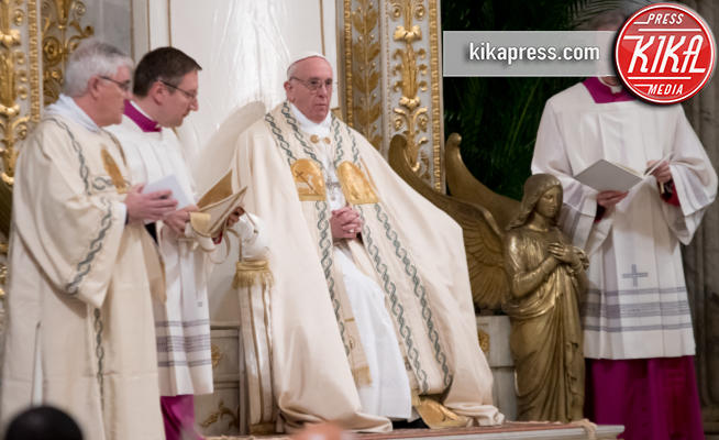 Papa Francesco presenta i Secondi Vespri a Roma - Foto ...